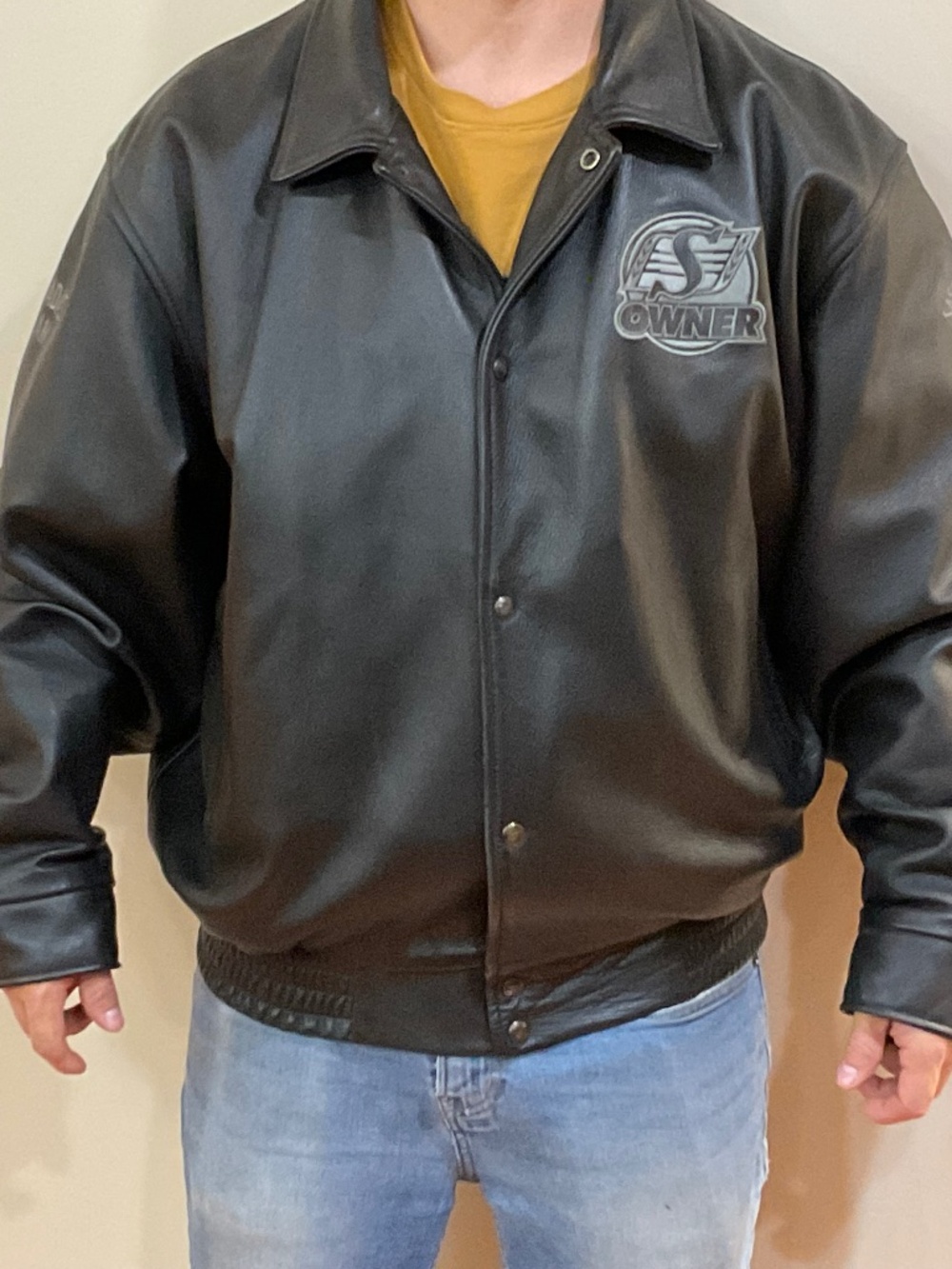 SASKATCHEWAN ROUGHRIDERS rare owner’s buttery soft LEATHER JACKET - embroidered